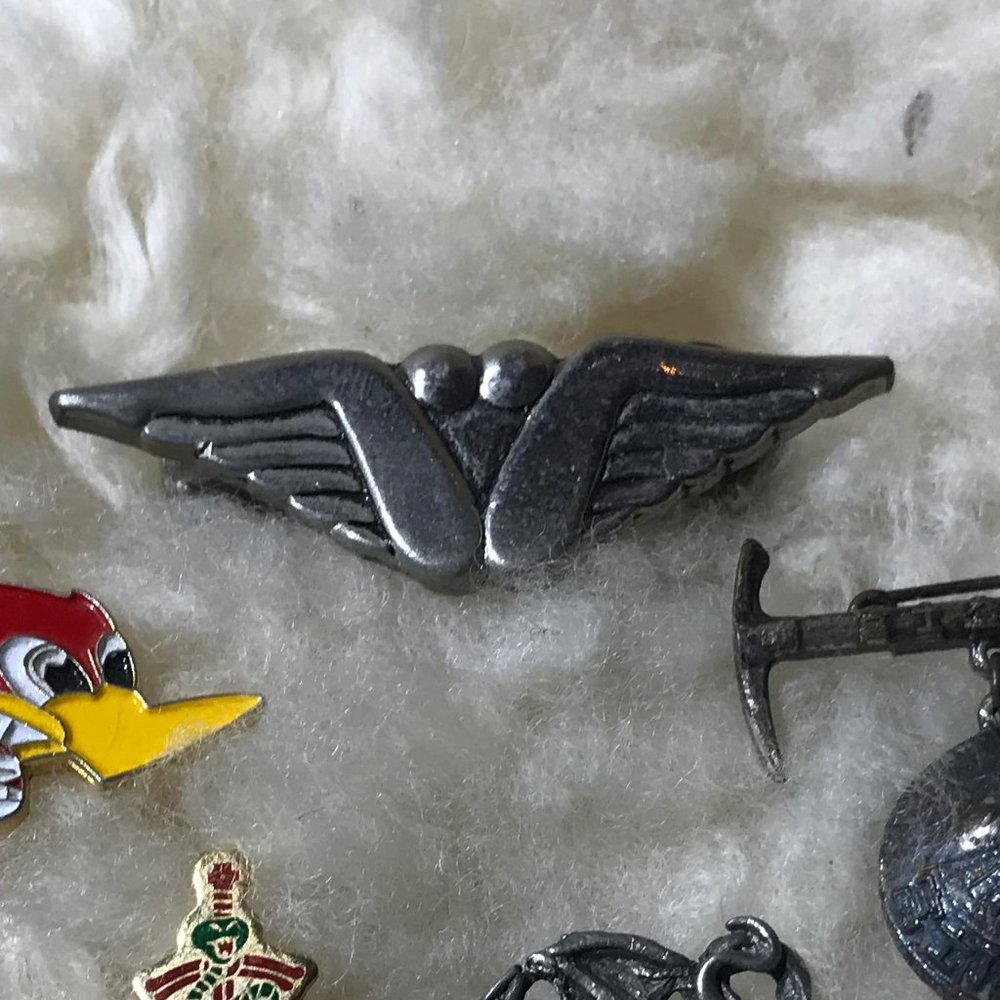 Retro Pin Collection - Picture 3 of 3
